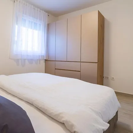 Anna Apartman
