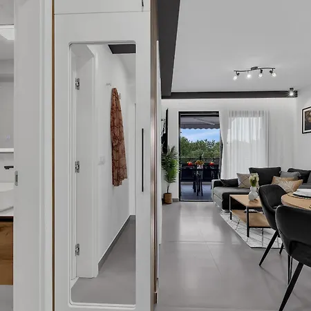 Anna Apartment